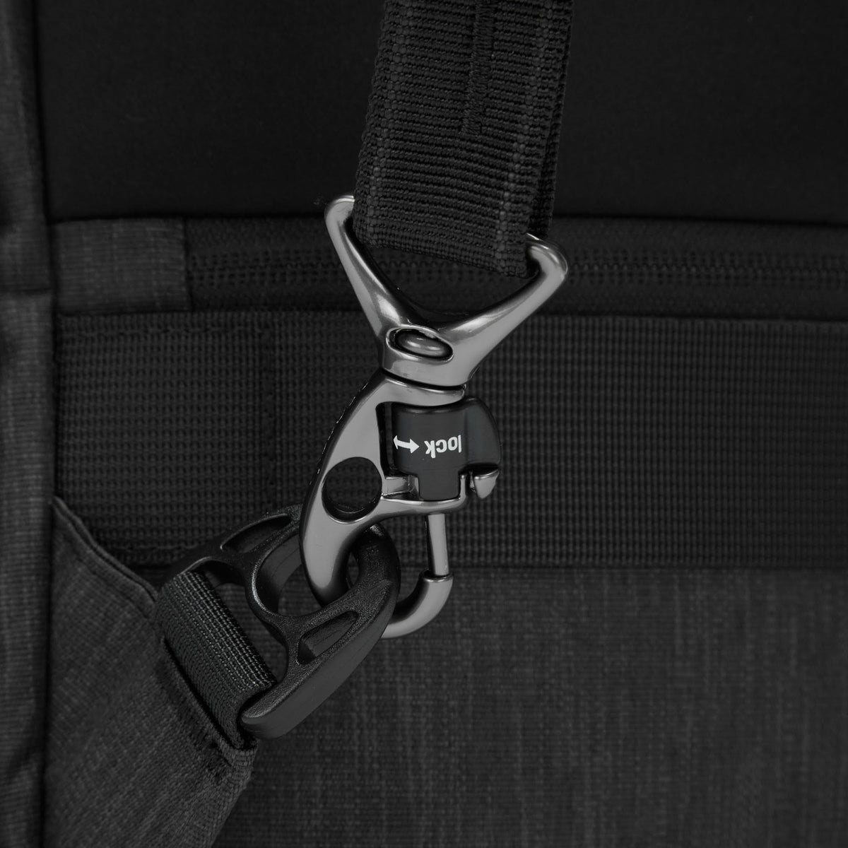 Anti-Theft 25L Backpack V28506