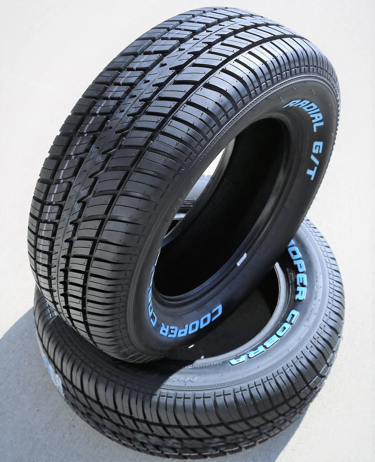 Set of 4 225/70R15 All Season Tires V589