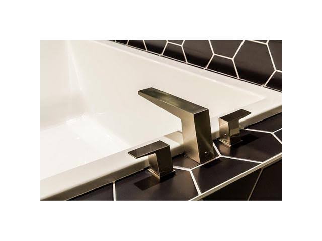 Brushed Nickel Roman Tub Faucet Trim J99143