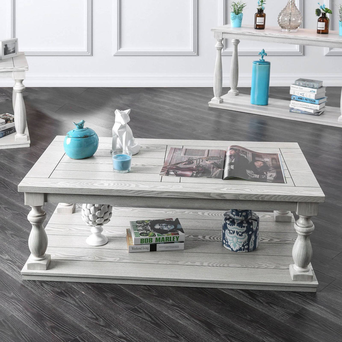 Rustic Coffee Table in Antique White L18146