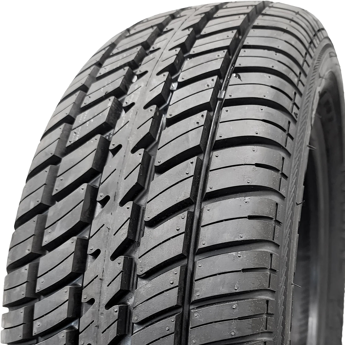 Set of 4 225/70R15 All Season Tires V589