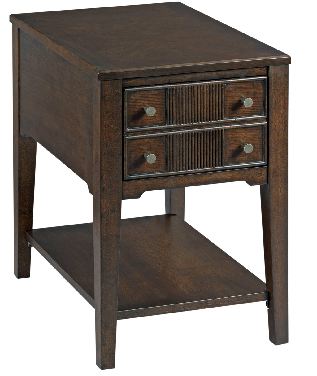 Warm Espresso Chairside Table I563