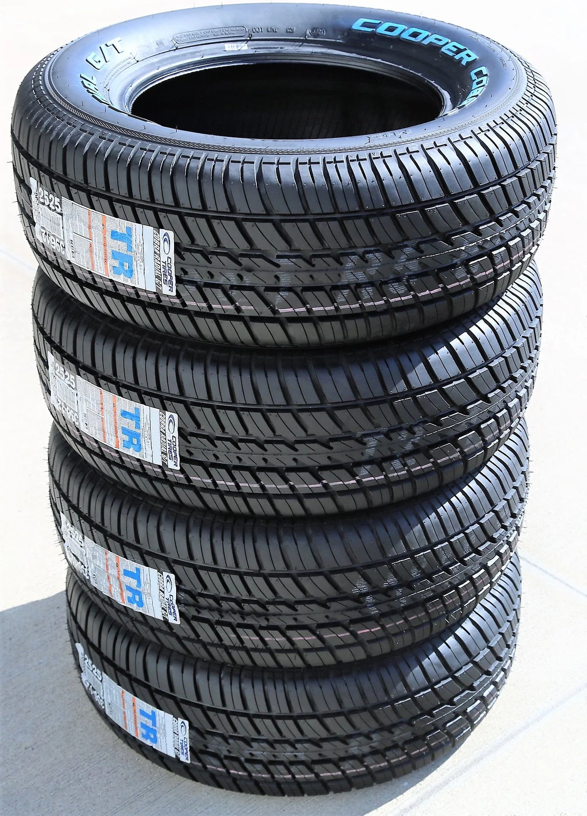Set of 4 225/70R15 All Season Tires V589