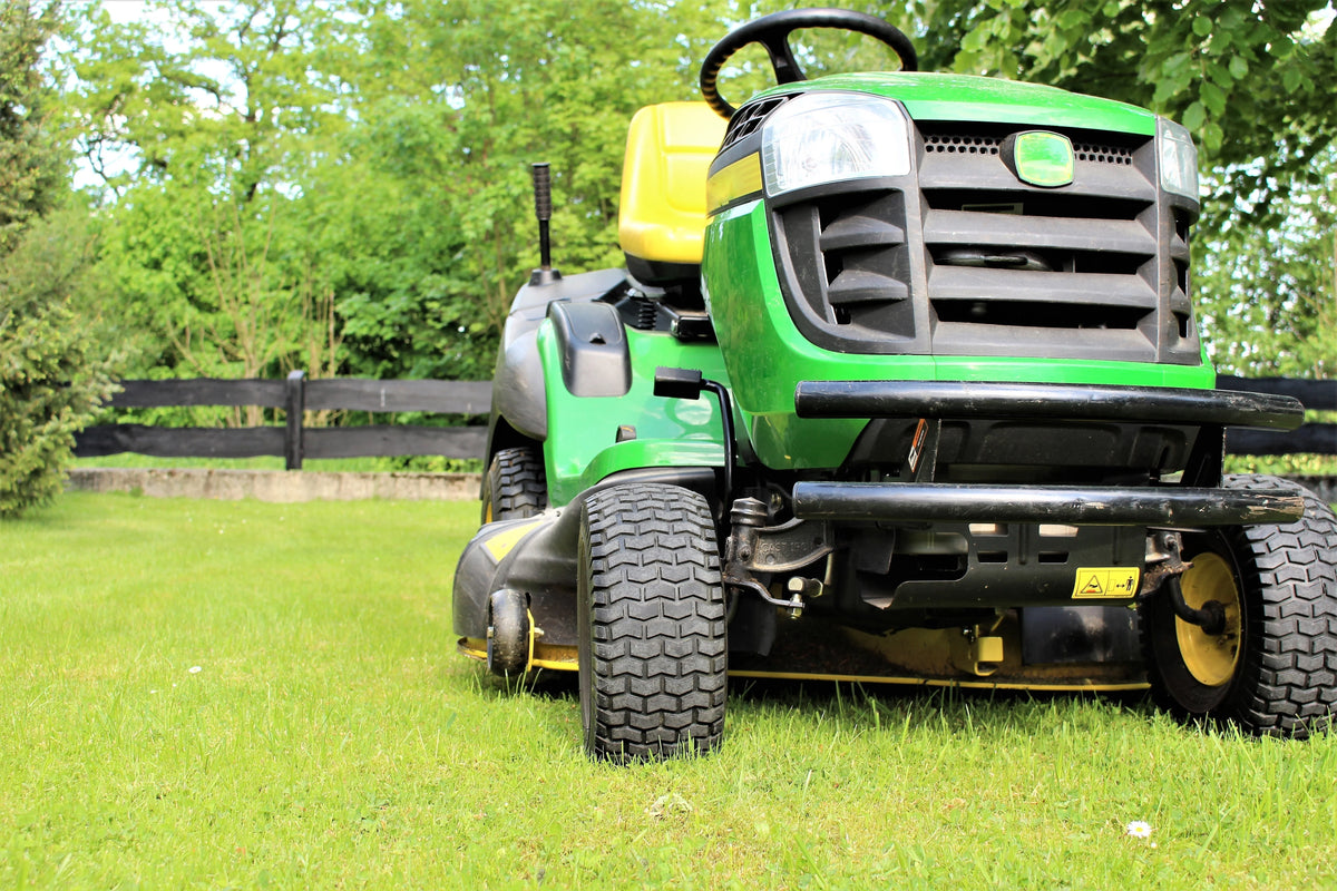 8 4 PR Turf Tread Tubeless Lawn and Garden Tire S51453