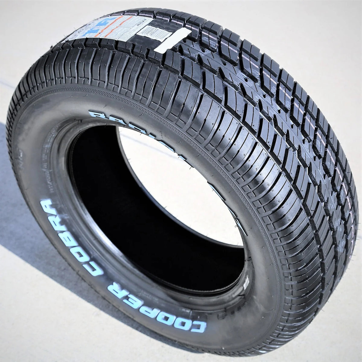 Set of 4 225/70R15 All Season Tires V589