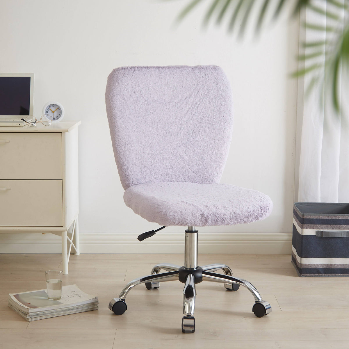 Lavender Faux Fur Rolling Desk Chair F637448